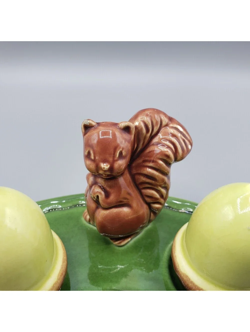 Vintage Squirrel Acorn Salt & Pepper Shakers Tray Green Arcadia Ceramics Calif